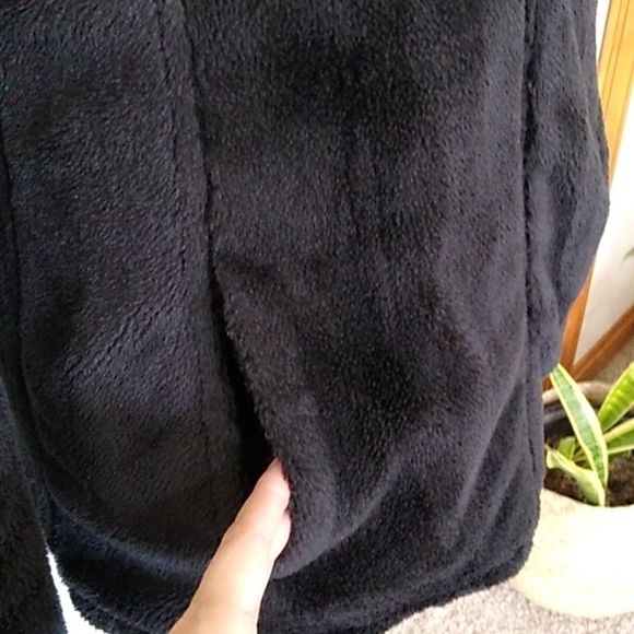 Reebok Faux Fur Reversible Black Jacket - Picture 12 of 16